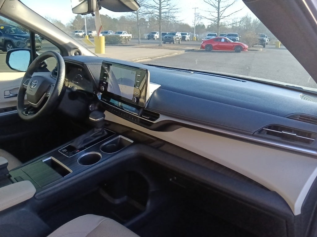 2022 Toyota Sienna Limited 7 Passenger