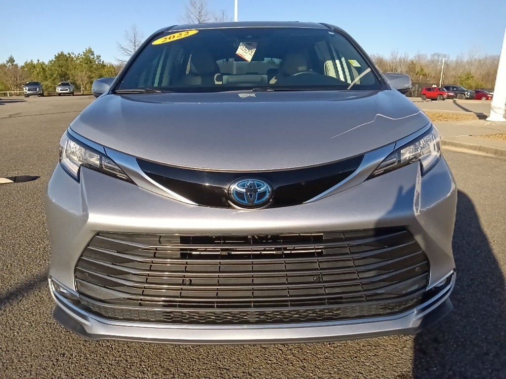 2022 Toyota Sienna Limited 7 Passenger