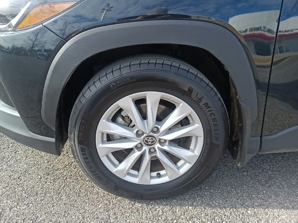 2024 Toyota Corolla Cross LE