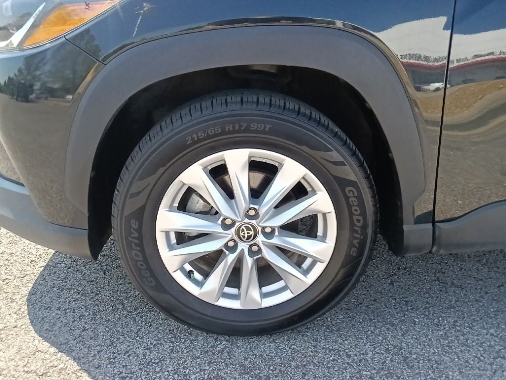 2023 Toyota Corolla Cross LE