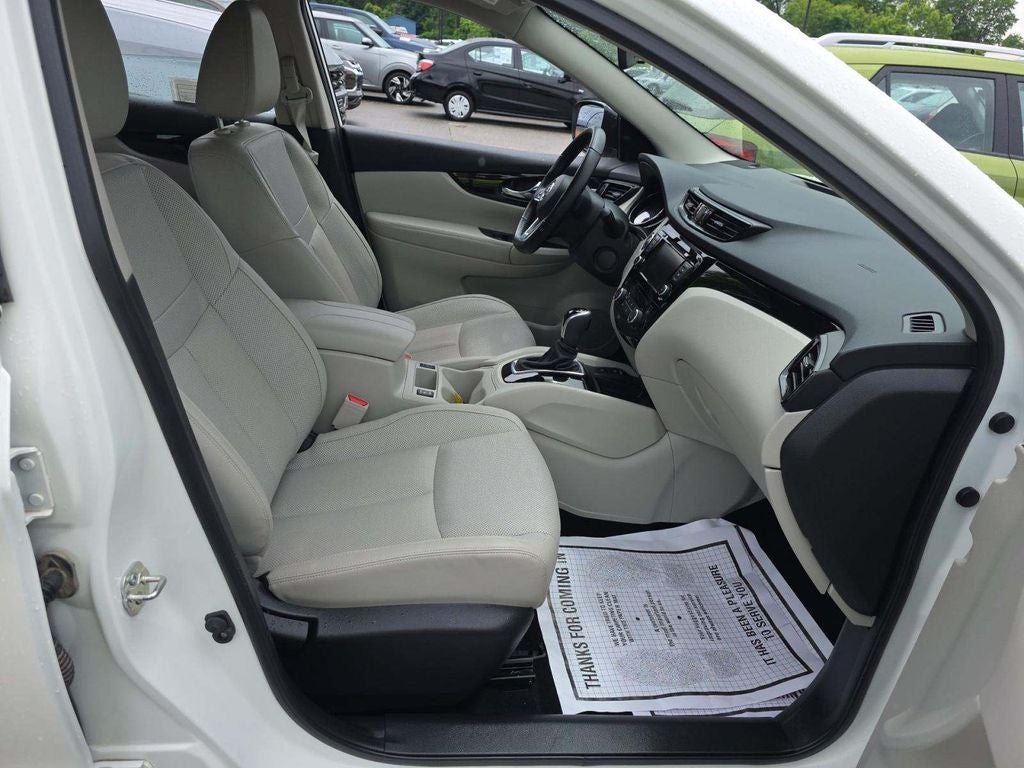 2022 Nissan Rogue Sport SL
