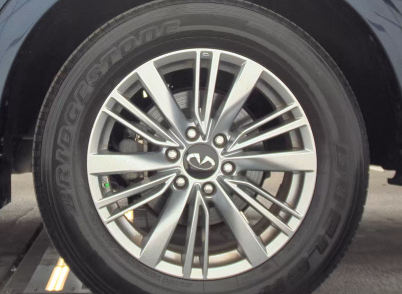 2019 INFINITI QX80 LUXE