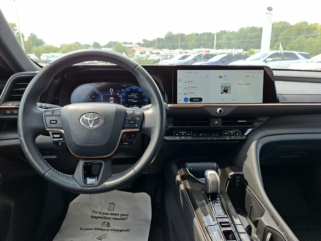 2025 Toyota Crown Signia Base