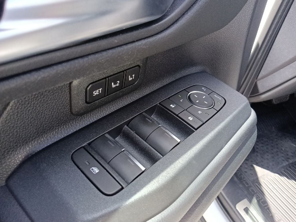 2025 Toyota Land Cruiser Base