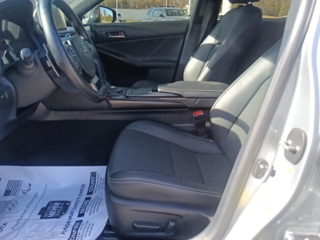 2024 Lexus IS 350 F SPORT Design