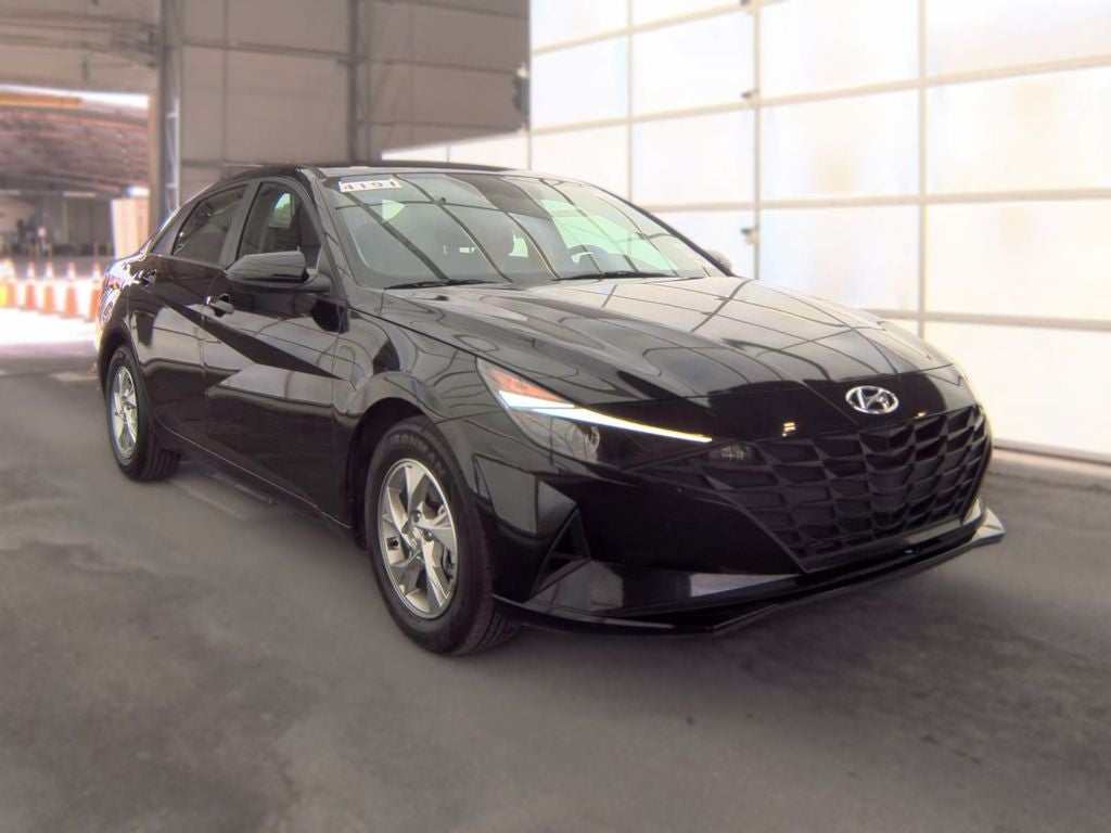 2023 Hyundai Elantra SE