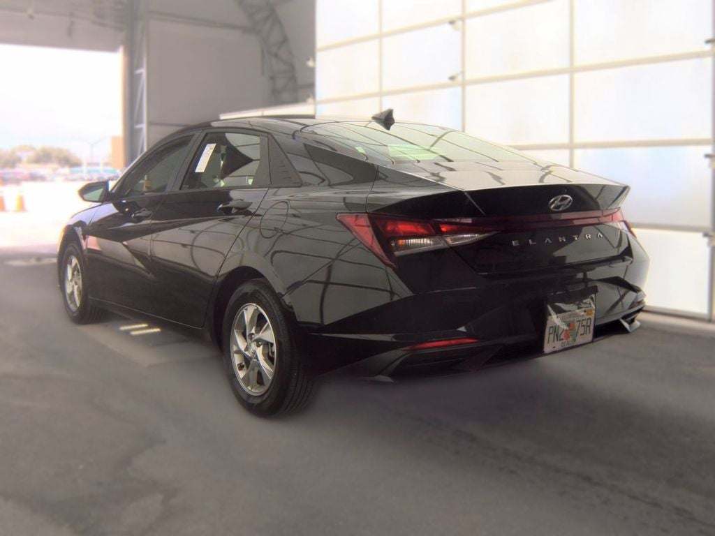 2023 Hyundai Elantra SE