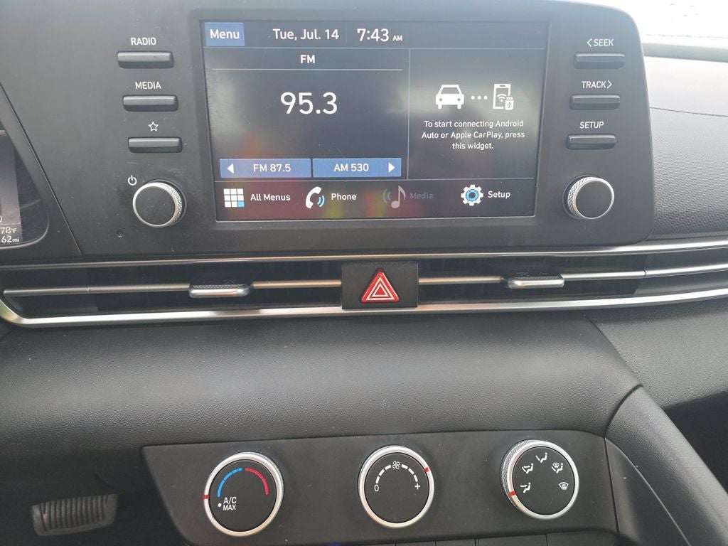 2023 Hyundai Elantra SE