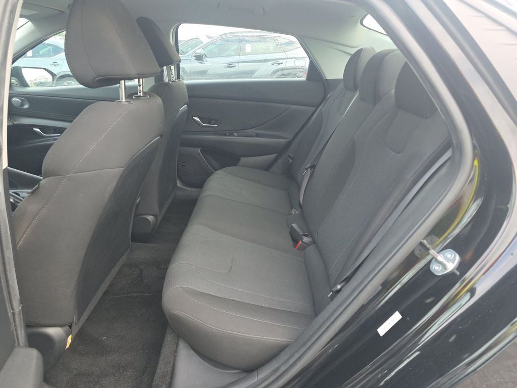 2023 Hyundai Elantra SE