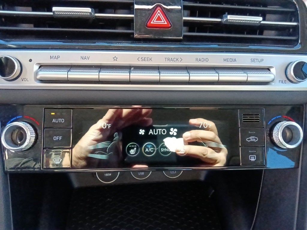 2025 Genesis G70 2.5T