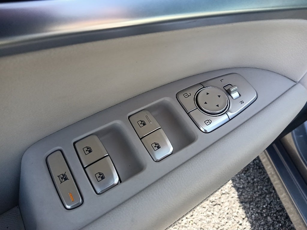 2024 Genesis G70 2.5T