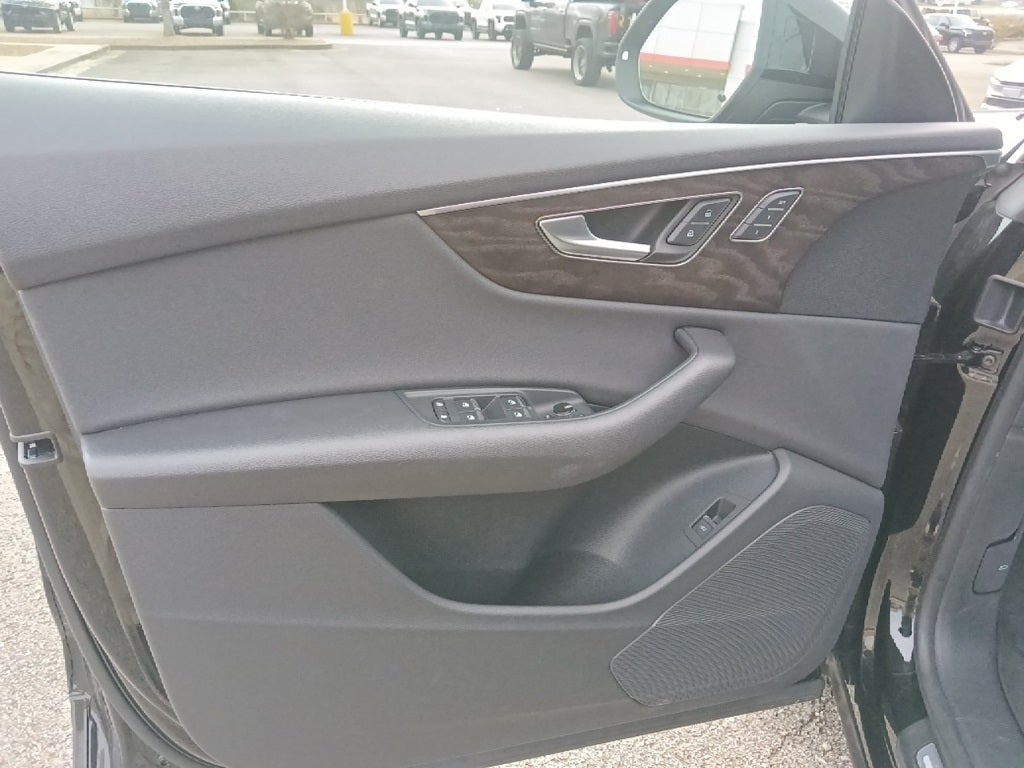 2023 Audi Q8 55 Premium quattro