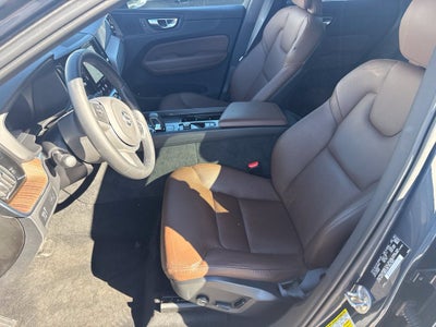 2022 Volvo XC60 B5 Momentum