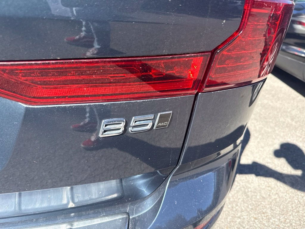 2022 Volvo XC60 B5 Momentum