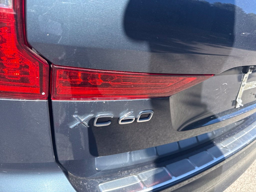 2022 Volvo XC60 B5 Momentum